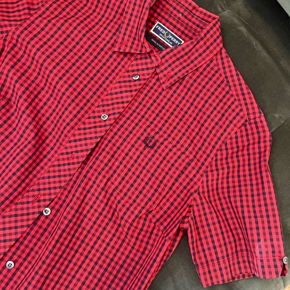 Fred Perry Red + Black Gingham Button Down 🇬🇧 - Picture 5 of 5